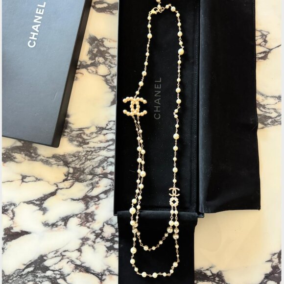 Chanel CC Long Pearl Necklace. Comes with original box and dust bag. - Picture 4 of 8